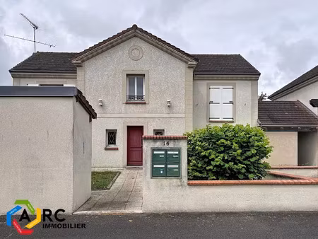 location appartement 2 pièces 39 m² à saint-jean-de-la-ruelle (45140)  570 €