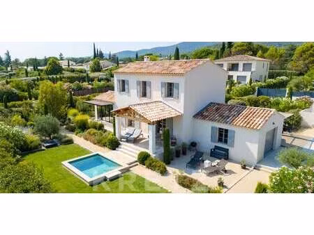 maison avec piscine et terrasse puyvert (84)