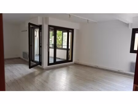 location bureaux 71 m²