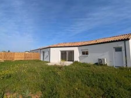 vente maison aux magnils-reigniers (85400) : à vendre / 92m² les magnils-reigniers
