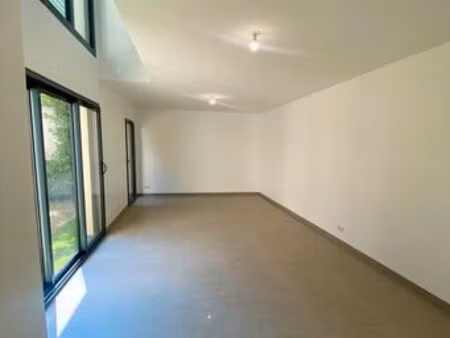 maison de 5 pièces de luxe en location à puteaux  france