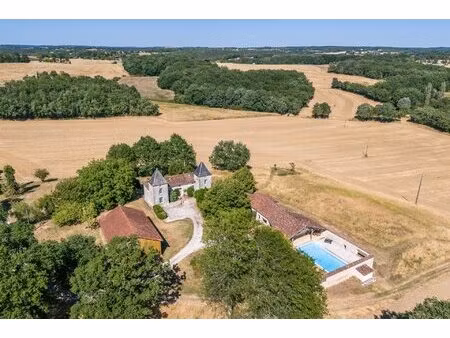 maison de campagne avec piscine et grange
