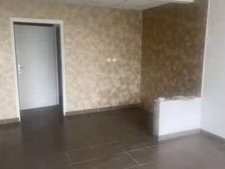 location bureaux et commerces à pleyben (29190) : à louer / pleyben