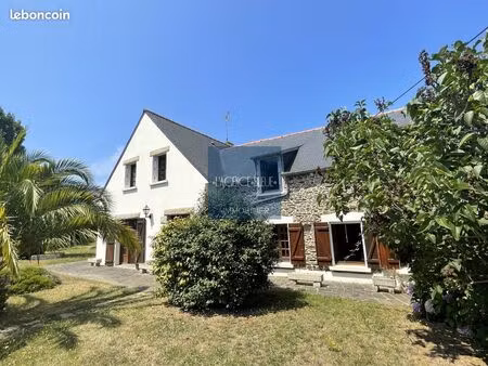 spacieuse propriete familiale sur les hauteurs de binic