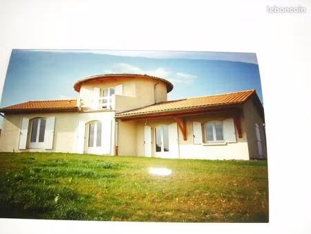 belle villa de caractère terrain 2000m2