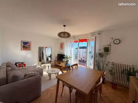 appartement t4 – 73 m² – saumur  quartier château  non meublé