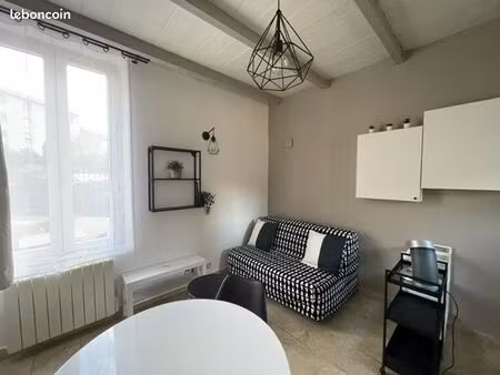 cavaillon studio rdc climatisé avec cour