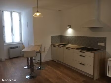 à louer – studio/t1 meublé de 31 m² – proche centre-ville d’oyonnax