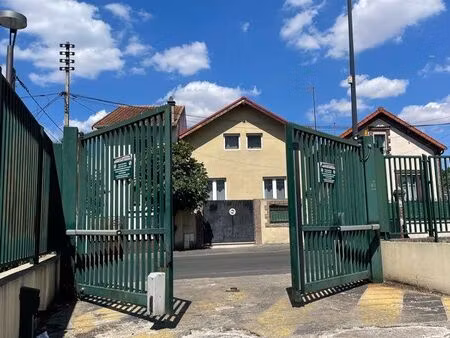 place de parking privative située au sein d’une résidence sécurisée