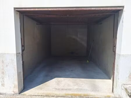 location garage point du jour