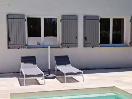 maison aux angles à louer de 4 à 9 mois maximum