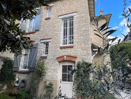 élégante maison ancienne rénovée proche centre