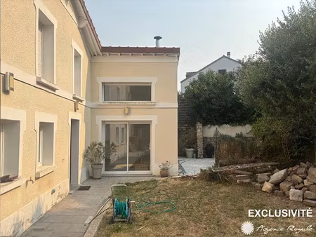 location maison 6 pièces 104.81 m² à fourqueux (78112)  2 500 €