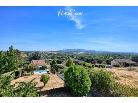 lentilly - petite maison sur grand terrain avec vue