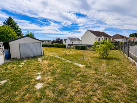 ***terrain constructible chanteloup les vignes ****