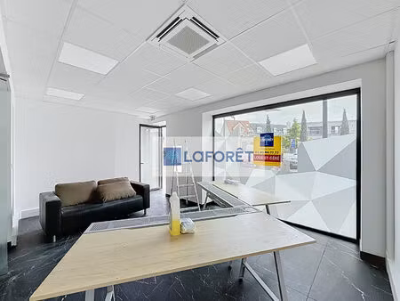 local commercial pontault combault 50 m2