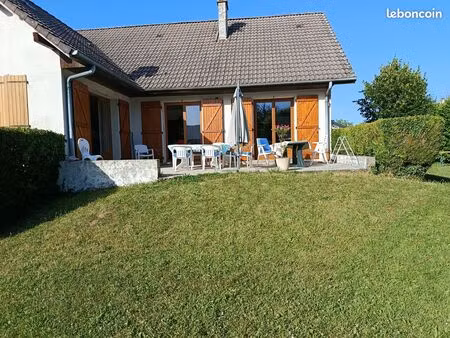 grande maison sur 900m² de terrain