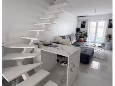 élégante maison de village entièrement rénovée dans un quartier calme et recherché