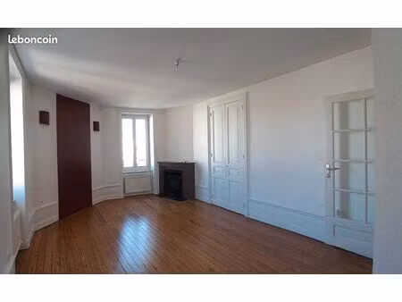 appartement 3 pièces  60 m2  487