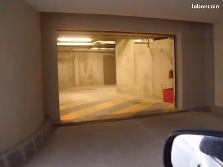 place de parking en sous sol