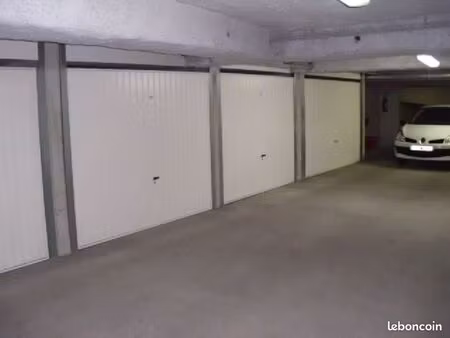 box garage a louer