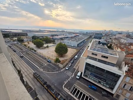 à louer – t2 avec vue mer et grande terrasse – euroméditerranée (marseille 2ᵉ)