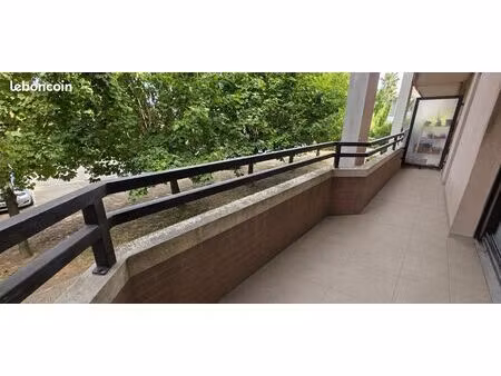 magnifique t2 48 m2 et terrasse entièrement refait à neuf cœur côte pavée