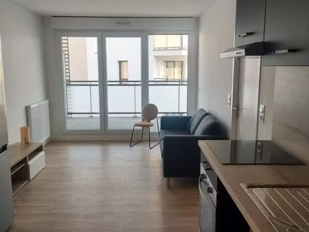 t2 meublé avec balcon et parking privé – la roche-sur-yon