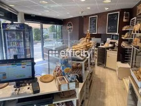vente bureaux et commerces à couëron (44220) : à vendre / 143m² couëron