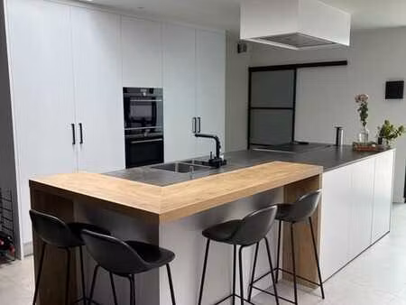 belle maison rénovée avec finitions haut de gamme