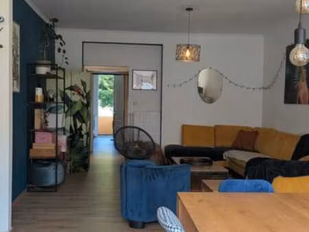 appartement 2 chambres lumineux à berchem-sainte-agathe