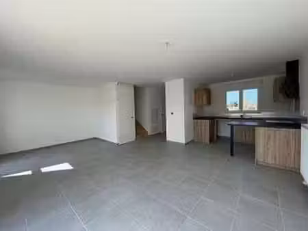 location maison à rots (14980) : à louer / 87m² rots