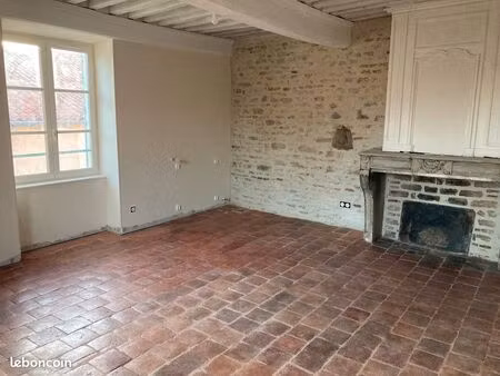 loue appartement entièrement rénové t2 cluny