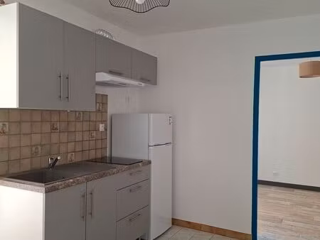 logement centre ville remis à neuf disponible