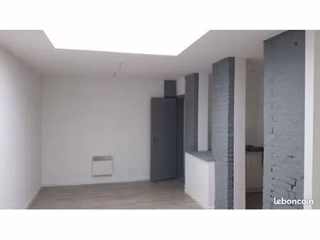 appartement 45m2 en rez de chaussée sécurisé  en hyper centre de merville