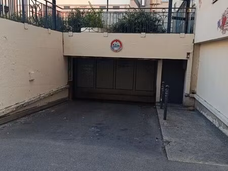 sous location box dans un garage rue rené leynaud
