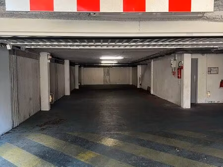 garage fermé à louer – 18 m² – mérignac