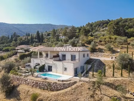 maison seillans - 6 chambres - 225m²