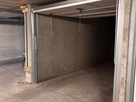 garage/box