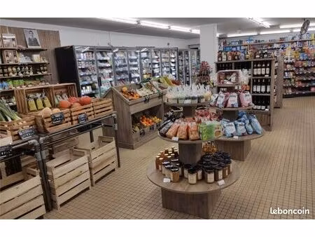 superette avec rayon boucherie + logement (t4) – bail neuf – plein centre-ville