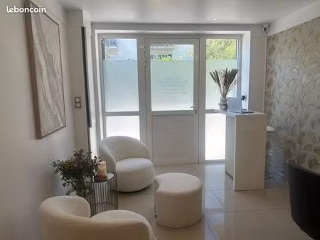 salon à vendre