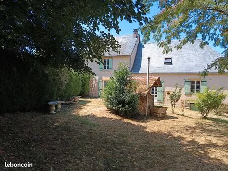 belle propriété périgourdine avec maison de 175 m2 et dépendances