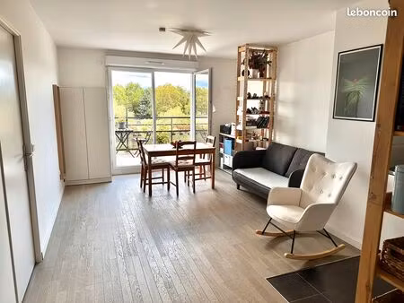 appartement-2 pièces-41 67 m2  vue dégagée