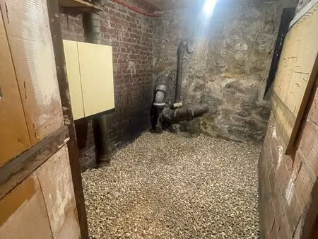 cave saine et éclairée de 5m2 à louer - châtillon