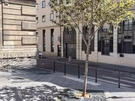 parking proche fosse aux ours