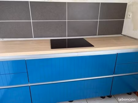 très grand appartement confortable
