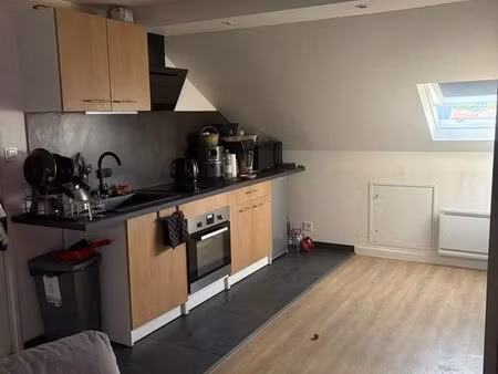 jolie studio meublé