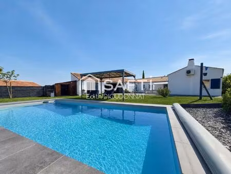 une maison prête à vivre  avec piscine et espace