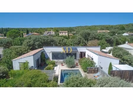 maison contemporaine avec piscine et vues