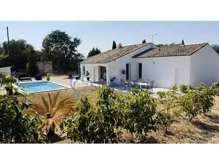 maison de plain-pied entièrement rénovée avec piscine  sans vis-à-vis
